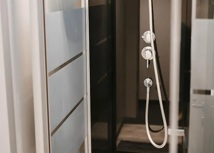 Shared-livework 홈스테이