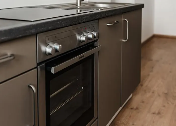 홈스테이 Shared-livework *