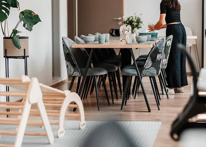 홈스테이 Shared-livework